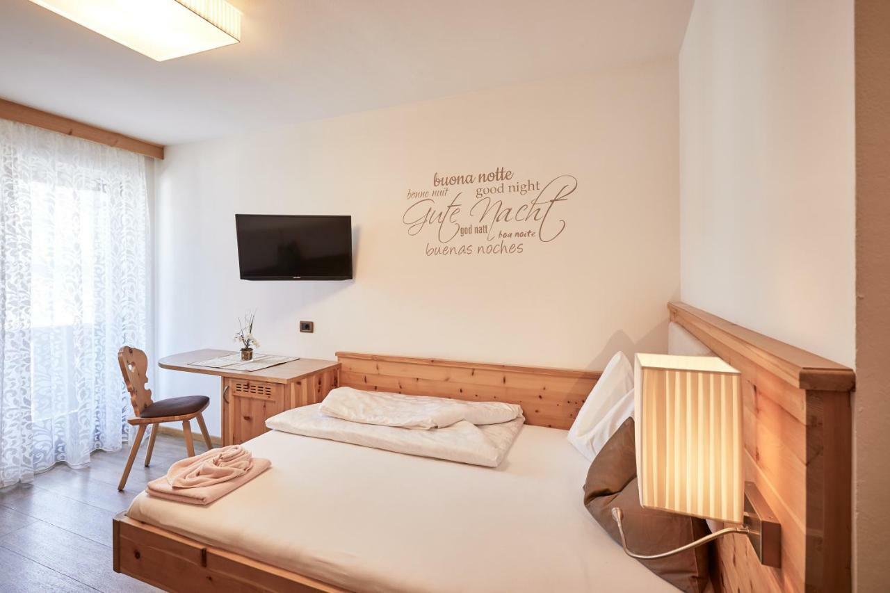 Hotel Garni Savoy Castelrotto Exterior foto